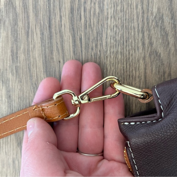 Valentina Triple Compartment Leather Crossbag - Picture 9 of 9